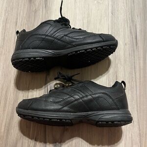 SafeTStep Black Nonslip Lace-Up Sneakers